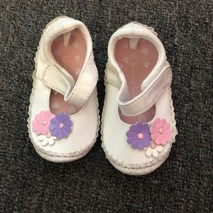 Koala Kids White Leather Size 4 Mary Janes